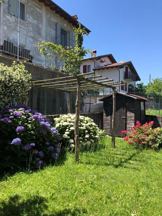 The Children Smile- With Private Garden Colico Exterior foto