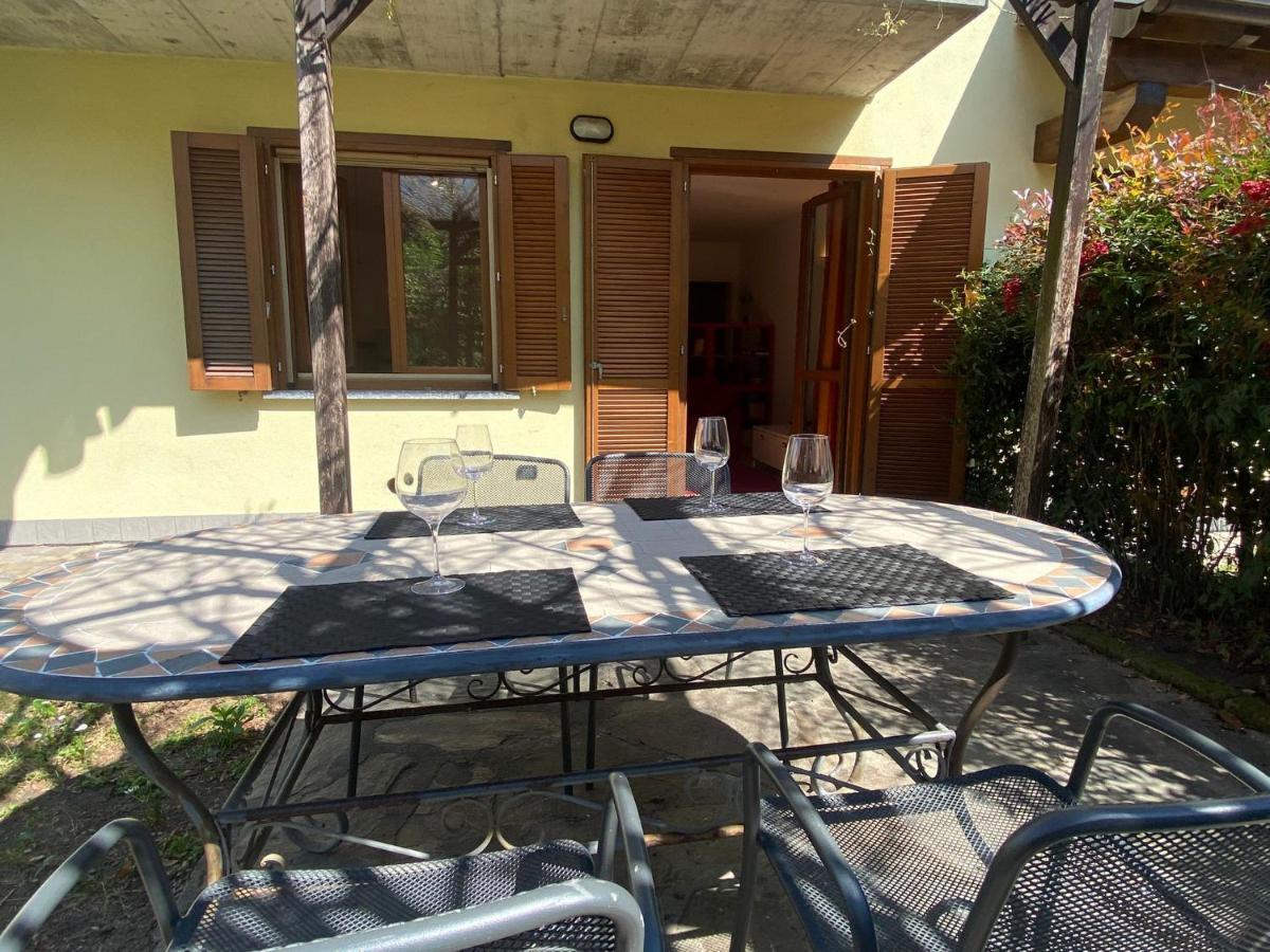 The Children Smile- With Private Garden Colico Exterior foto